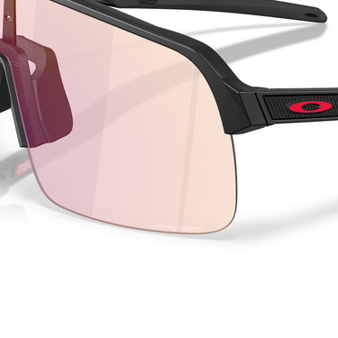 Oakley Occhiali da Sole OO9463 9463C8 Sutro Lite Nero Opaco/Prizm Transitions Ember Unisex Fotocromatici 7