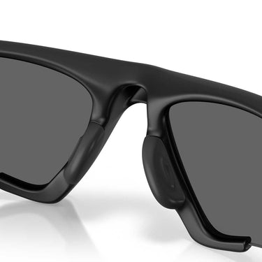 Oakley Occhiali da Sole OO9532 953201 Suture Jacket Nero Opaco/Prizm Black Unisex 6